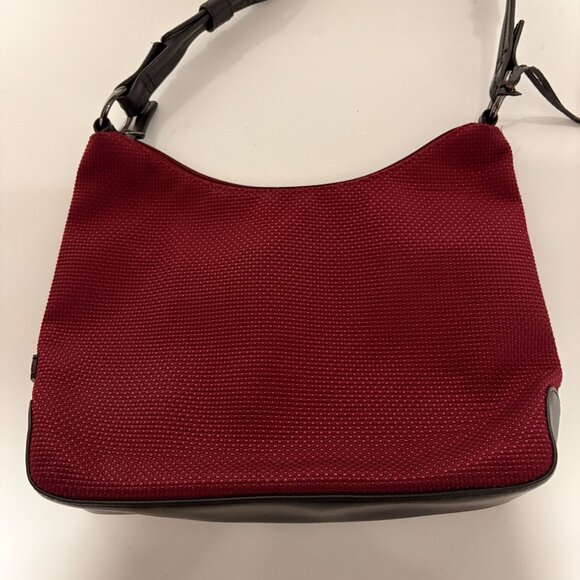 The Sak Maroon Textured Shoulder Bag Black Faux Leather Accents Adjustable Strap - Picture 5 of 7